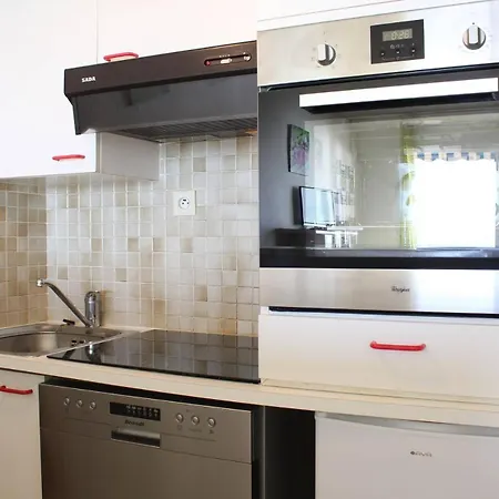 Lb520-001 2 Pieces Traversant Face - 4 Couchages Appartement